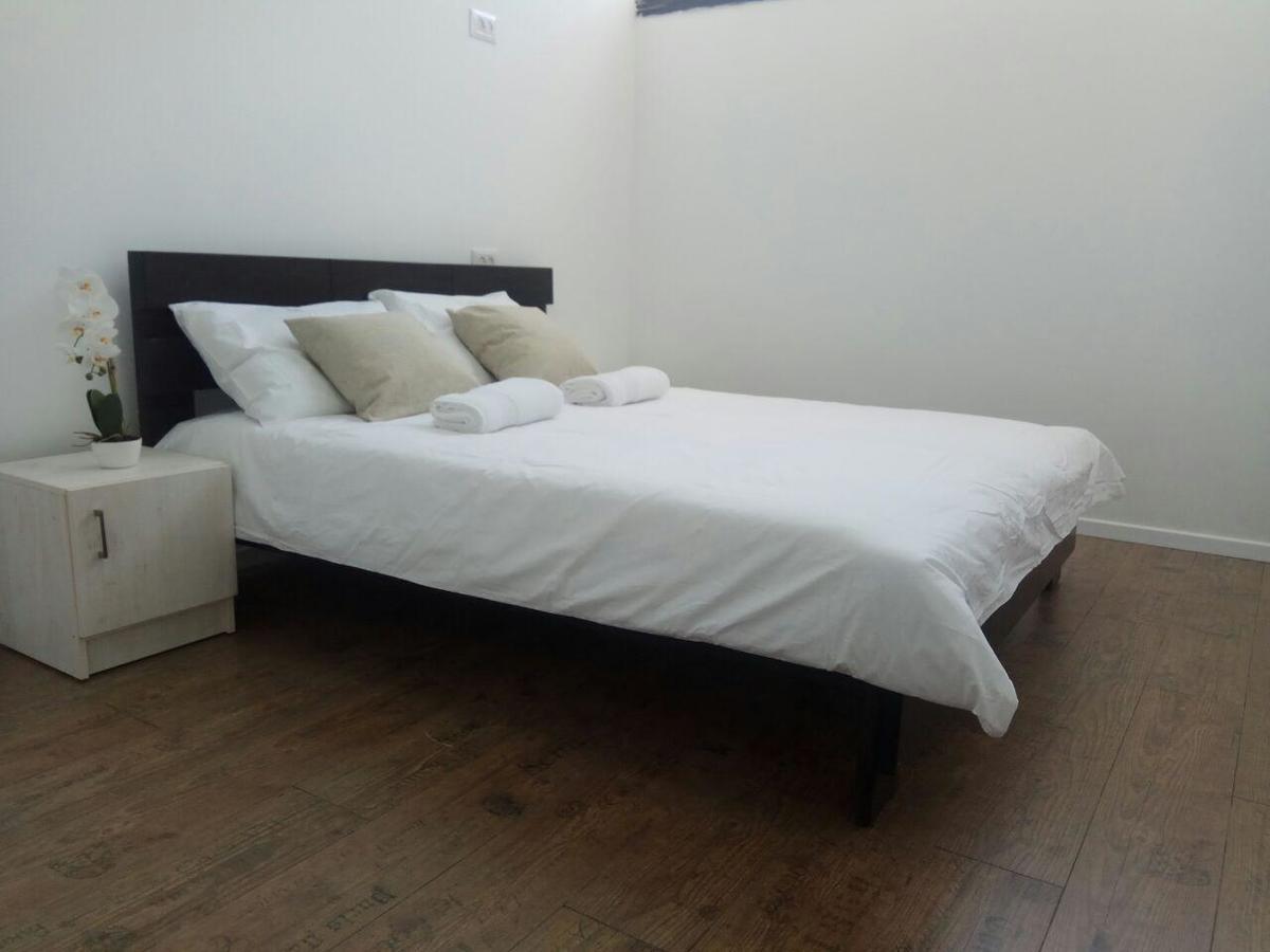 Mevaser - Christian Hostel ริชอน เลอซีออน ภายนอก รูปภาพ