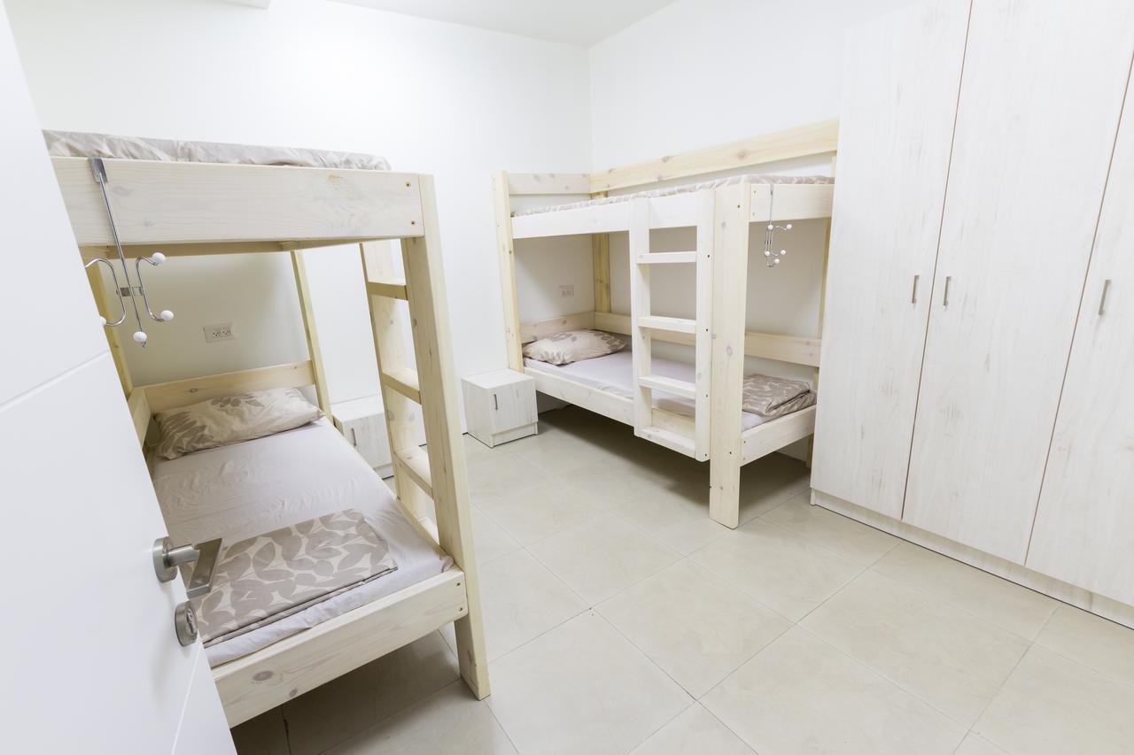 Mevaser - Christian Hostel ริชอน เลอซีออน ภายนอก รูปภาพ
