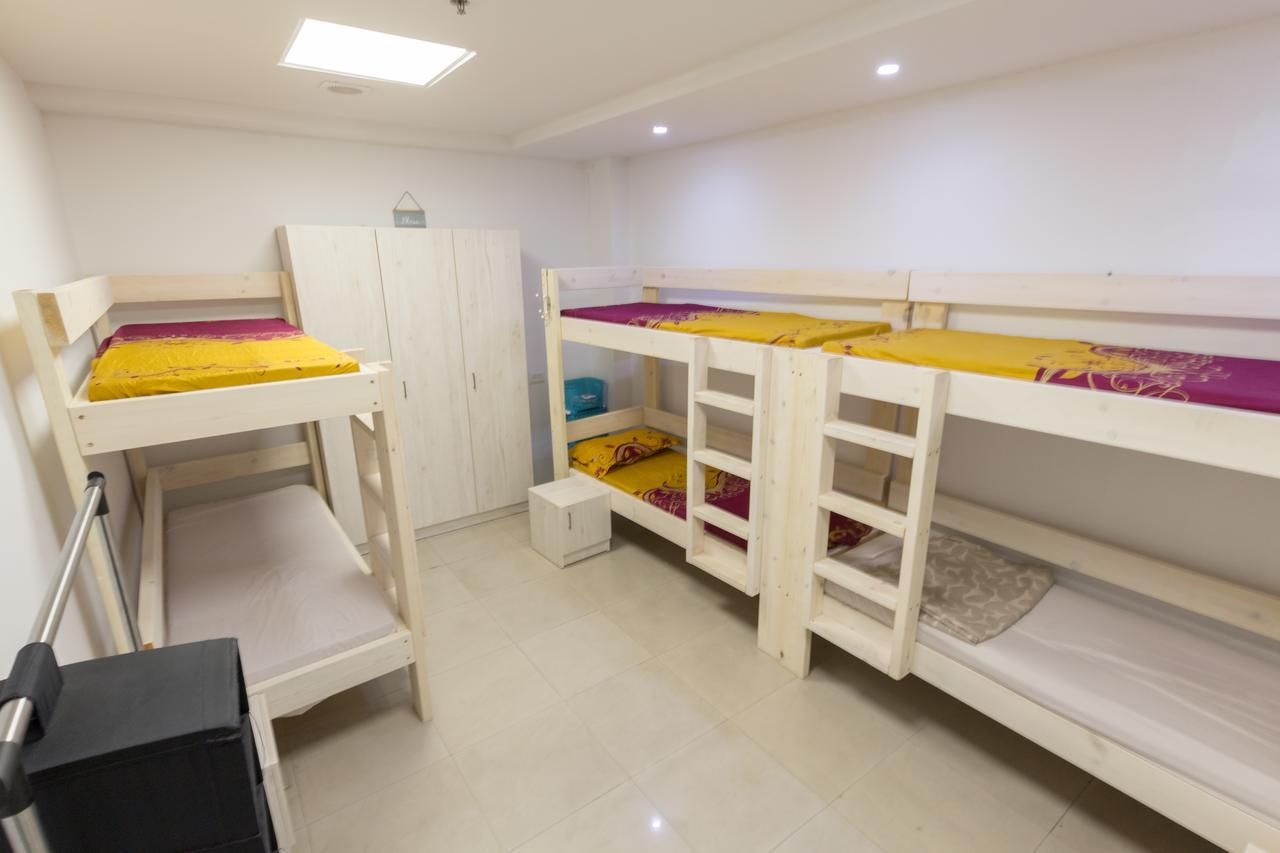 Mevaser - Christian Hostel ริชอน เลอซีออน ภายนอก รูปภาพ